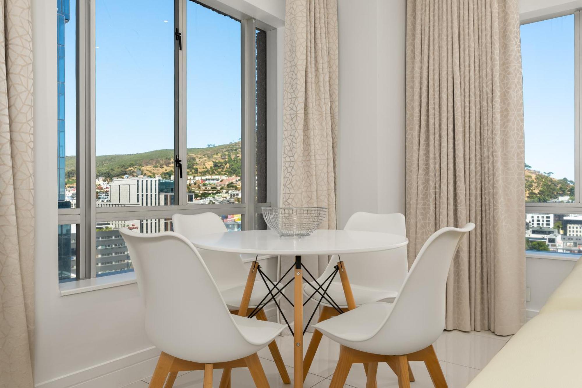 The Pullman Luxury Apartments * Cape Town